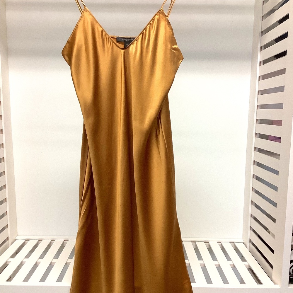 (NWT) Banana Republic  100% Silk dress